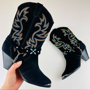DINGO Western Boots Embroidered Heeled Leather Beaded Bejeweled Jeweled Chain